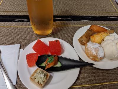 タワーラウンジの夜の軽食