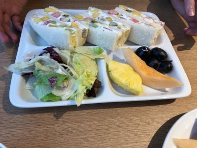 モーニングでお腹いっぱいフルーツ