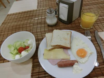 朝食ビュッフェ　モッツァレラチーズがおいしい！