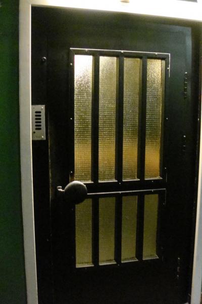 エレベータ　手動ドア