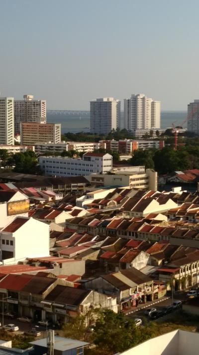 遠くにペナンブリッジも見えます。