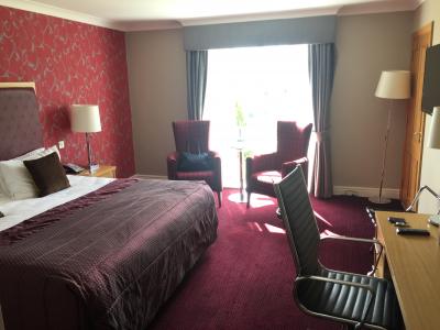 海外のホテルは1人で泊っても広い部屋なのが嬉しいですね