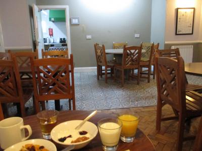 セルフサービスの朝食　