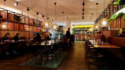 朝食レストラン