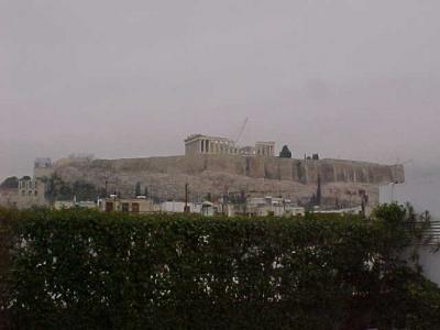 屋上からはパルテノン神殿が一望。
