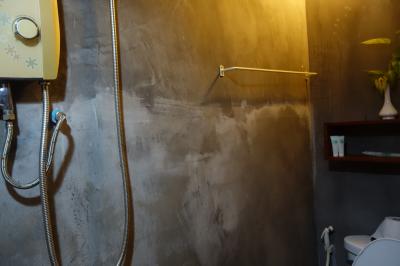 トイレの中にシャワーがありますが、広めなので大丈夫でした