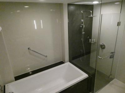 バスタブ付きの部屋とシャワーのみの部屋では値段が少し違います