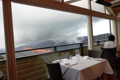 悪天候中の食事でした