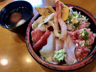 海鮮丼は高かったけど味は普通でした