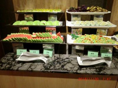 朝食のフルーツ