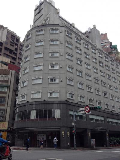 周りにこんなクラシックで素敵な建物はなかった