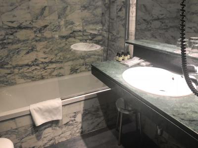 バスルームは清潔感あり！