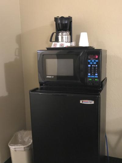 冷蔵庫、レンジ、コーヒー・紅茶セット