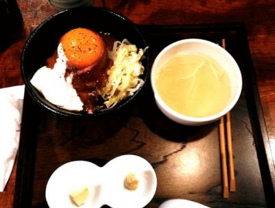 ローストビーフ丼を食べるなら、並ぶ価値あり