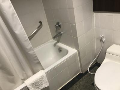 湯舟嬉しいです。浅めですが許容範囲です。