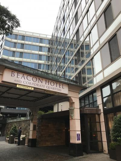 外観はガラス張りでいい感じ