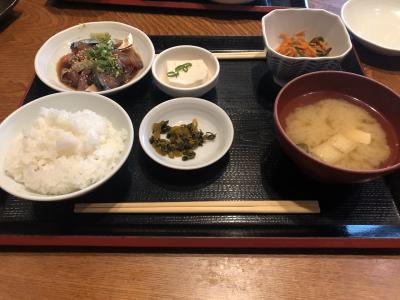 新鮮な海鮮を食べられる魚市場内のお手頃定食屋さん