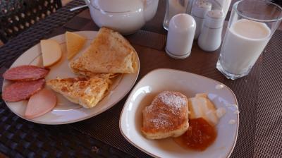 朝食は屋上テラスで。