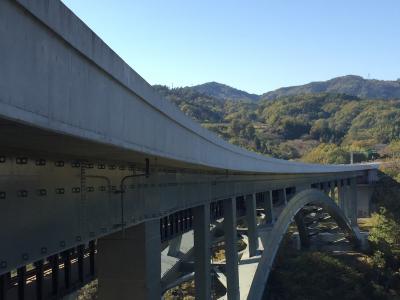 天空にそびえる孤高の橋　天龍狭大橋