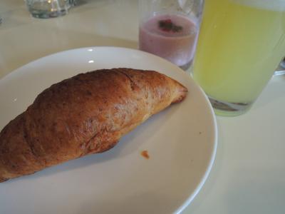 朝食　クロワッサンがおいしい