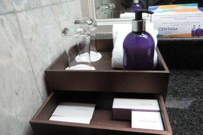 バスアメニティ。ボディローション等。歯ブラシなし