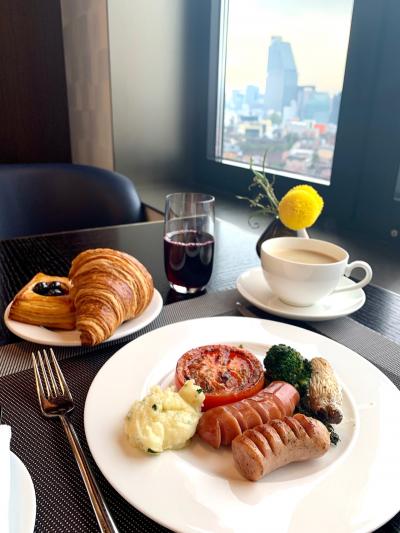 ラウンジの朝食