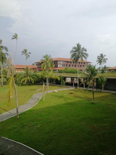 部屋から見たレストラン棟の外観