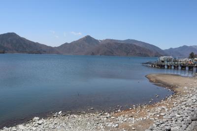 中禅寺湖沿いをお散歩