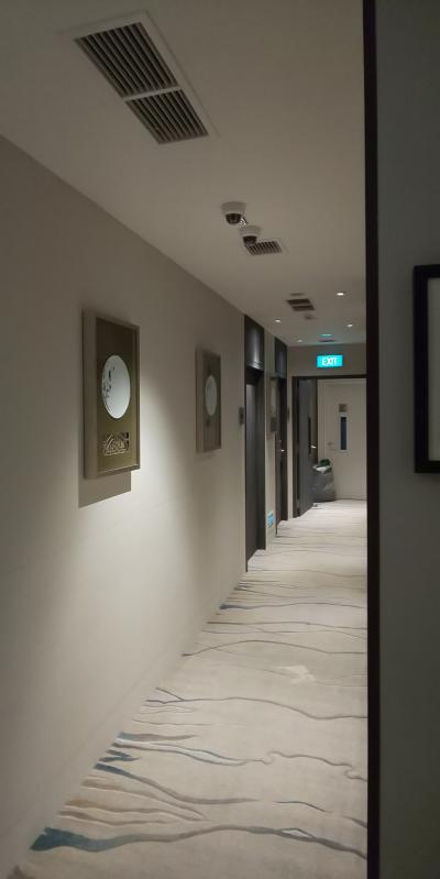 廊下も清潔感あります。