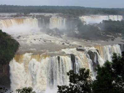 そこら中に滝だらけ、これだけ雨量が多かった時期でラッキー。
