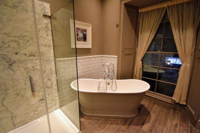 海外ドラマ風バスルーム