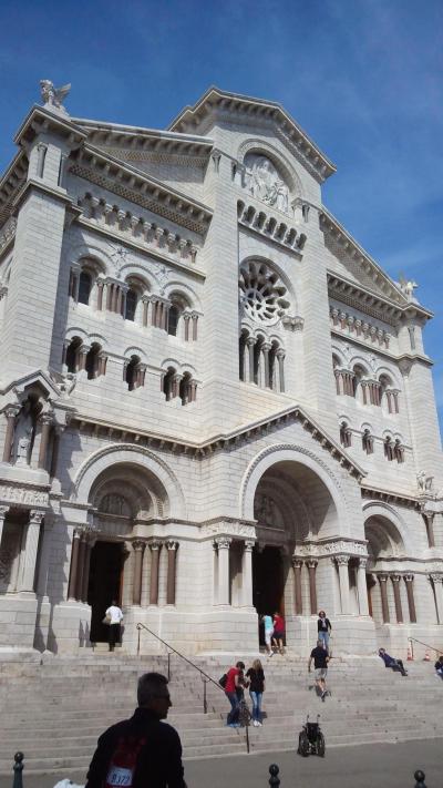 歴代のモナコ大公・グレース・ケリー元王妃のお墓がある大聖堂