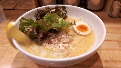 自由が丘で濃厚な鶏白湯麺