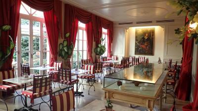 朝食のレストランは雰囲気で3つのエリアから選べます。気分で。