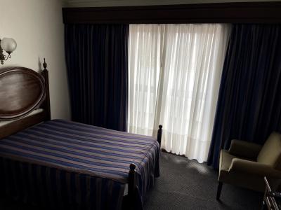 とにかく古くて暗いです