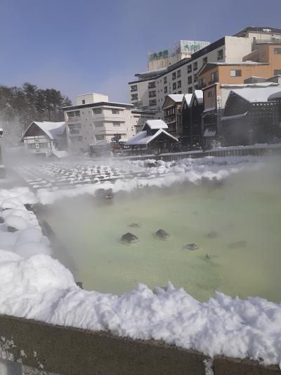 夕食が修学旅行みたいで悲しくなったけどコミックスペースで救われた。