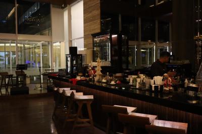 ロビーにあるバーコーナーです。