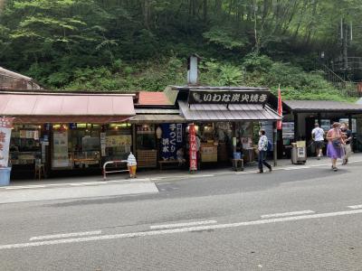 軽井沢の白糸の滝にある売店の一つです