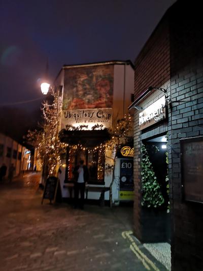 お洒落な店内、スコティッシュ料理も美味