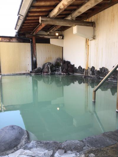 硫黄臭+お湯の色がその日によって変わります