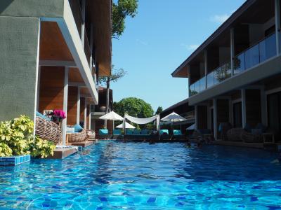 プールアクセスルームは1階、ビラタイプの建物ゾーン