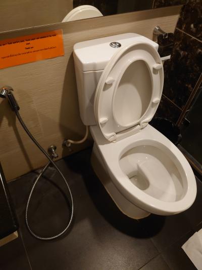 トイレのシャワー完備