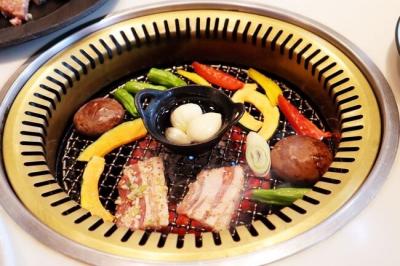 盛岡冷麺が人気ですが、美味しいお肉も置いてますよ