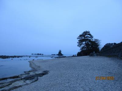 正に日本の海岸美の絶景です。