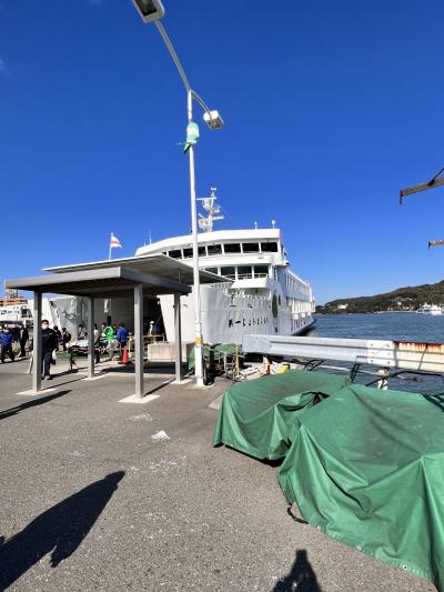 高松港発のフェリーが到着するのは土庄港