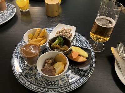 ハッピーアワーのプレート　美味しかったです。