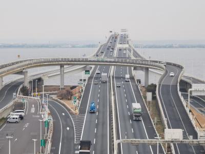 海に浮かぶサービスエリア