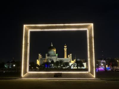 湖畔のモスク