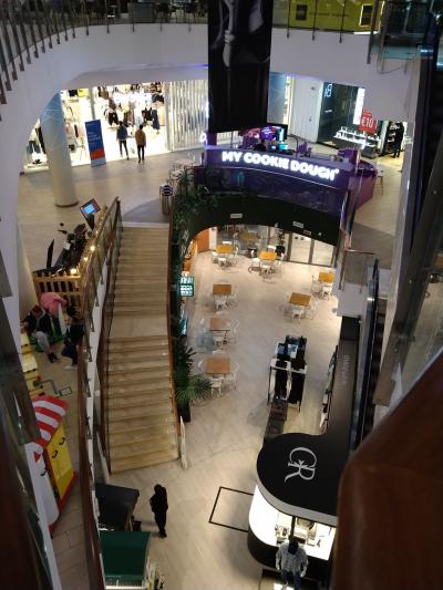 綺麗なショッピングモール