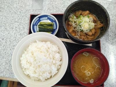パーキングのもつ煮定食
